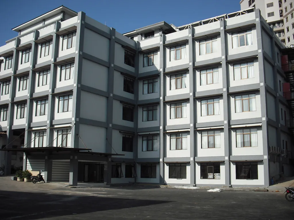 Hotel Garden Permata Bandung Dikelilingi Taman Tropis oleh Jasa Kontraktor